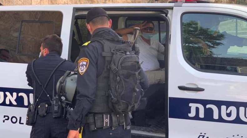 الاحتلال يعتقل مرابطات فلسطينيات وأحد حراس الأقصى