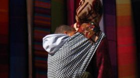 مراهقات في طوابير الأمهات العازبات!