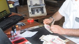 الشروع في صرف المنح والخدمات المستعجلة لموظفي التربية