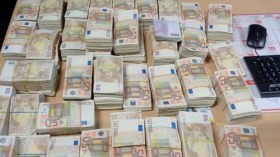 إحباط محاولات تهريب 2 مليون أورو من السكوار إلى تركيا وإسبانيا