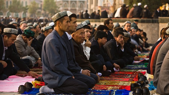 الصين تعتقل عشرات الآلاف من المسلمين في شينجيانغ