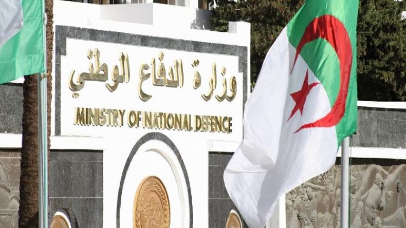 إرهابي يسلم نفسه للسلطات العسكرية بتمنراست
