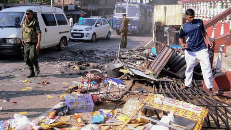 سريلانكا تحجب “فيسبوك” و”واتس آب” بعد اعتداءات طالت مسلمين