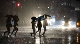 إعصار يضرب شمال الفلبين ويهدد 4 ملايين شخص