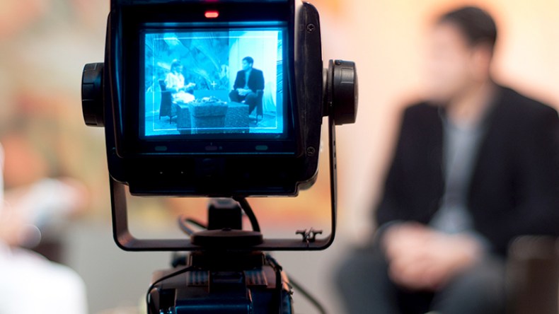 مجلس حقوق الإنسان يدعو إلى إعادة النظر في قانون الإعلام