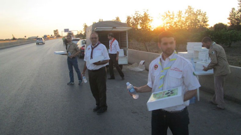 متطوعون بباتنة يوفرون وجبات الإفطار للمسافرين لتفادي إرهاب الطرقات
