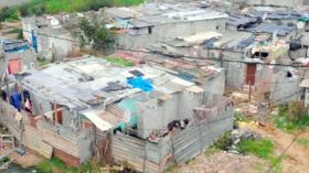 سكان القصدير بوادي السمار يطالبون بإعادة الإسكان