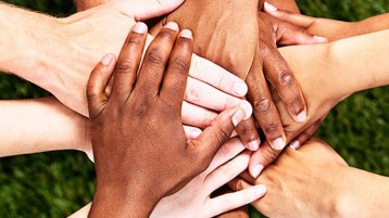 خلّوا بين الناس وميولهم