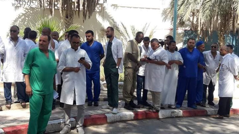 إحتجاج الأطباء بسبب الإعتداءات الجسدية ضدهم بالوادي