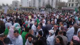 “الطبيب لا يريد.. لا ندوة ولا تمديد”