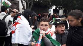 شباب وأطفال يتحوّلون لمشاهير في الحراك الشعبي