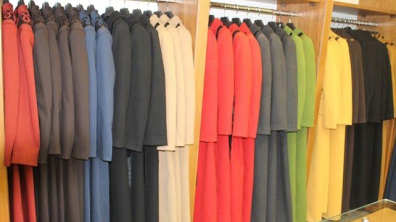 ألبسة شتوية بصيحات موضة الخمسينات تغزو السوق الجزائرية