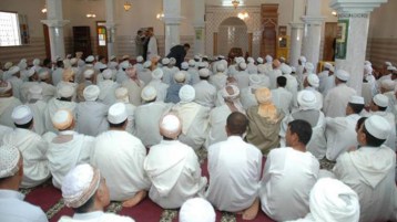 عندما ينطق الرويبضة وتنافح العاهرة عن العفة !