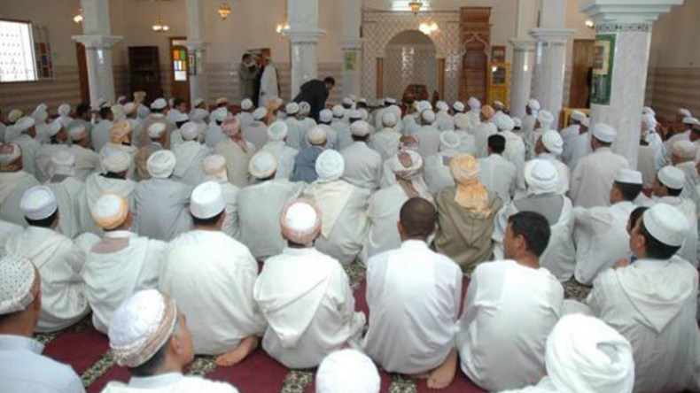 عندما ينطق الرويبضة وتنافح العاهرة عن العفة !