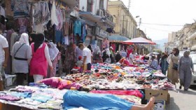 الباعة الفوضويون يغزون بلدية باب الزوار والسكان ينتفضون