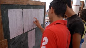 ناجحون في البكالوريا يطالبون بالتحقيق في نتائجهم