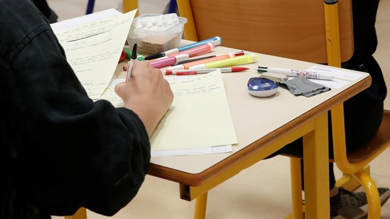 زوجي شجعني واستعنت باليوتوب لمتابعة الدروس