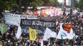 البرازيل: احتجاجات غاضبة بسبب مقتل رجل أسود (فيديو)