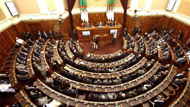 البرلمان يعجل بالتصويت على مشاريع القوانين