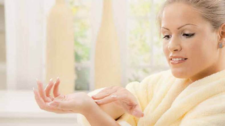 الروتين اليومي للعناية بالبشرة قبل وبعد تطبيق المكياج