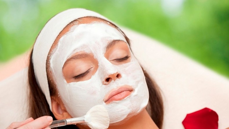 خلطات طبيعية للعناية بالبشرة المختلطة