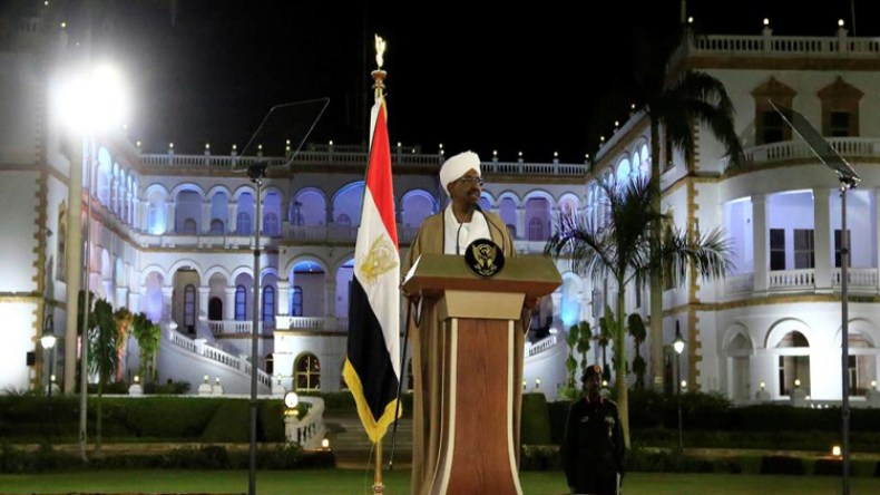 دعوات لمواصلة التظاهر بالسودان