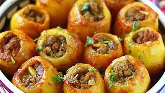 البطاطا المحشوّة بالّلحم