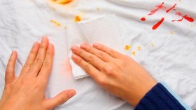 حيل بسيطة وعملية للتخلص السريع من البقع المزعجة