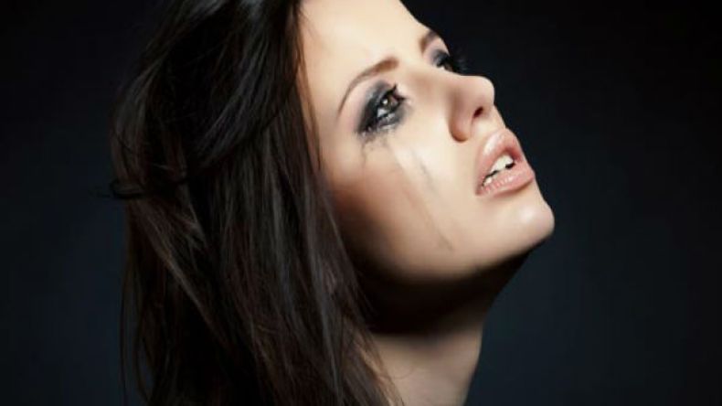 هذا ما يحدث لجسدك عند البكاء؟