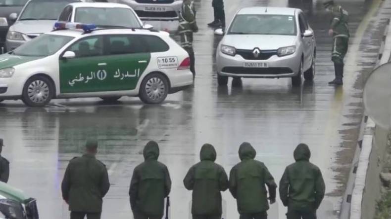 الحجر يمنع التحاق 50 بالمئة من مهنيي الصحة بالبليدة