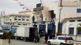 رواد دار الثقافة بالبويرة يطالبون بمصلى