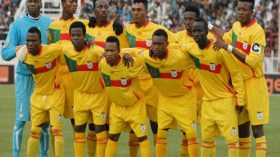 ميشال ديسوي يستدعي 22 لاعبا لمواجهة الجزائر