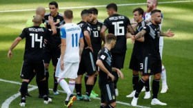 الأرجنتين تتعثر أمام إيسلندا