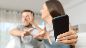 هل صحيح أن النساء العربيات يعتبرن الزوج جزءً من أملاكهن؟