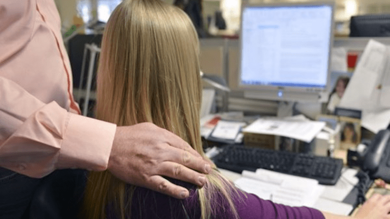 المؤسسات الإعلامية بيئات غير آمنة لعمل المرأة!