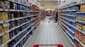 جزائريون يقودون مقاطعة صامتة للبضائع المستوردة