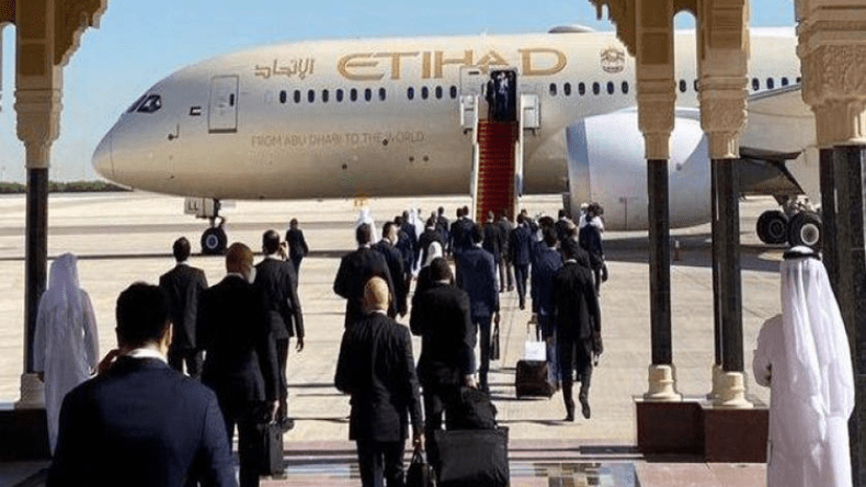 وفد حكومي إماراتي يتوجه إلى الكيان الصهيوني في أول زيارة رسمية