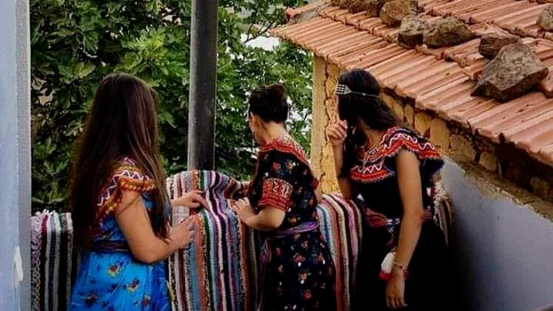 3 قبائليات صديقات وبنات عم يبحثن عن زوج واحد!