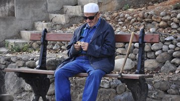 مشكلة تقاعد أم مشكلة عمل؟