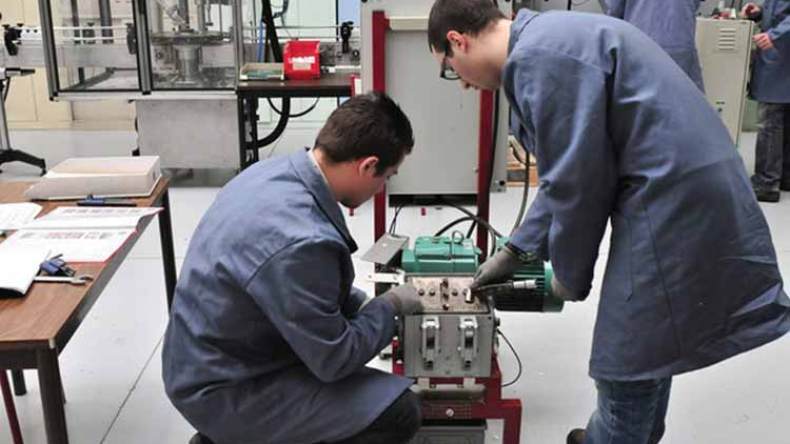 280 ألف منصب تكوين.. و10 تخصصات جديدة لدورة فيفري