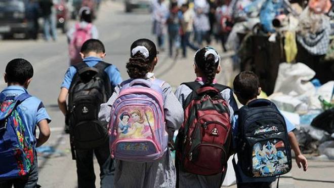 تلاميذ يخيرون أولياءهم بين قبول النتائج الضعيفة أو الهروب!
