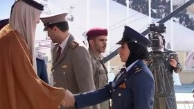 فتاة تتخرج طياراً مقاتلاً بالجيش القطري