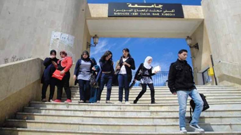 منحرفون ومدمنون يتحرشون بالطالبات