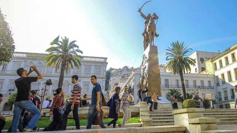 بلدية الجزائر الوسطى تطالب المواطنين باحترام نظافة الحدائق وفضاءات الراحة