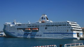 50 بالمائة تخفيضات في التذاكر وتعويضات لزبائن باخرة “الجزائر 2”