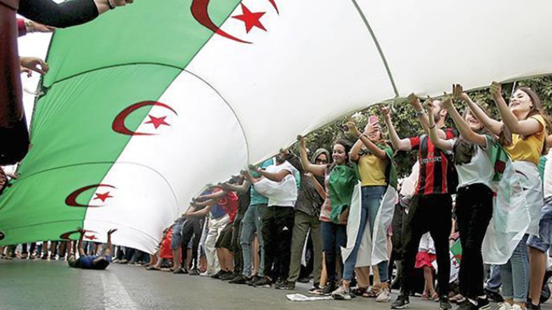 الجيش رافق الحراك ويملك معطيات حول حقيقة الوضع