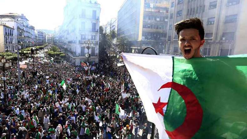 مجاهد: دول أجنبية تلجأ إلى الجيران للتشويش على الجزائر