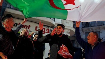 منتصرون في السلم والحرب!