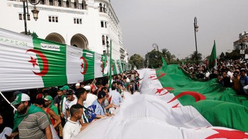 متزلفون بالسّليقة!