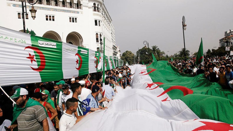 متزلفون بالسّليقة!